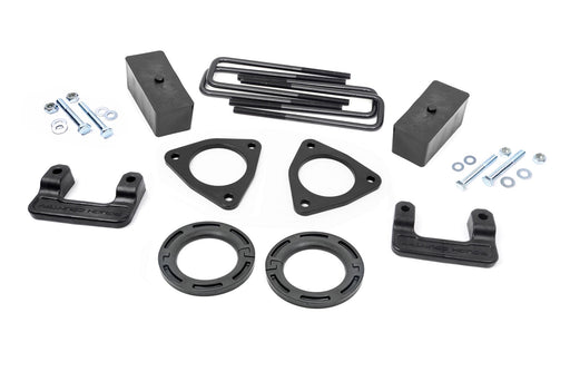 Rough Country 2.5 Inch Leveling Kit, Stamped Steel, Chevy/GMC Sierra 1500 (2016-2018)/Silverado 1500 (2007-2018)
