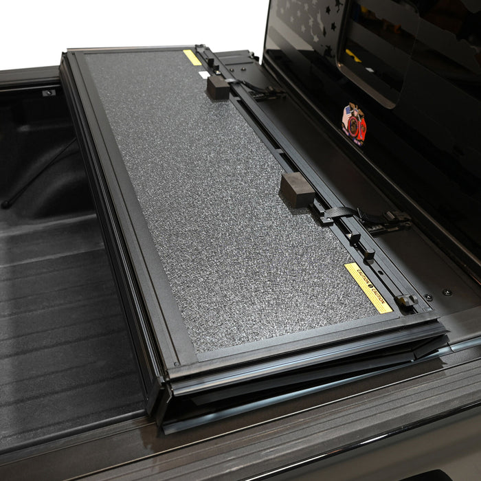 Westin Hard Tri-Fold Tonneau Cover | Jeep Gladiator JT (2020-2026) | P/N 19-44165, view 20