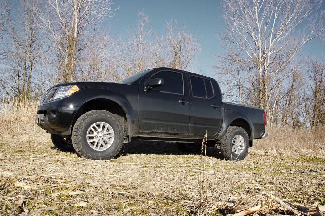 Rough Country 2.5 Inch Leveling Kit - Red Spacers | Nissan Frontier (05-25)/Xterra (05-15)