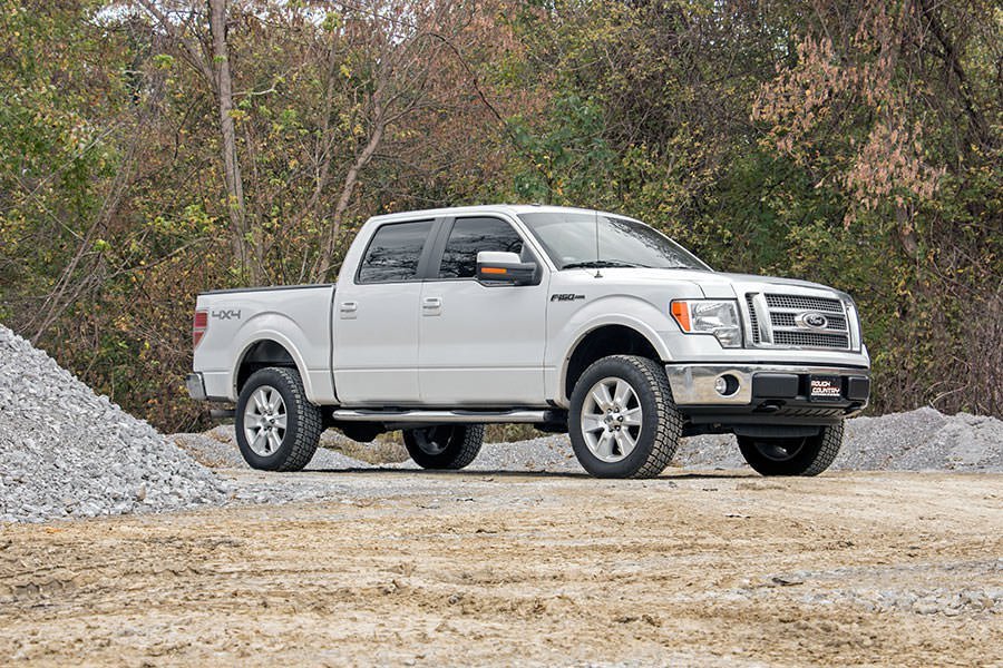 Rough Country 2 Inch Lift Kit - N3 Struts/N3 | Ford F-150 4WD (2009-2013)
