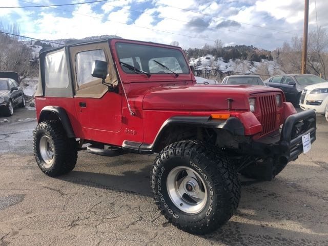 Rough Country 2.5 Inch Lift Kit | Jeep Wrangler YJ 4WD (1987-1995)