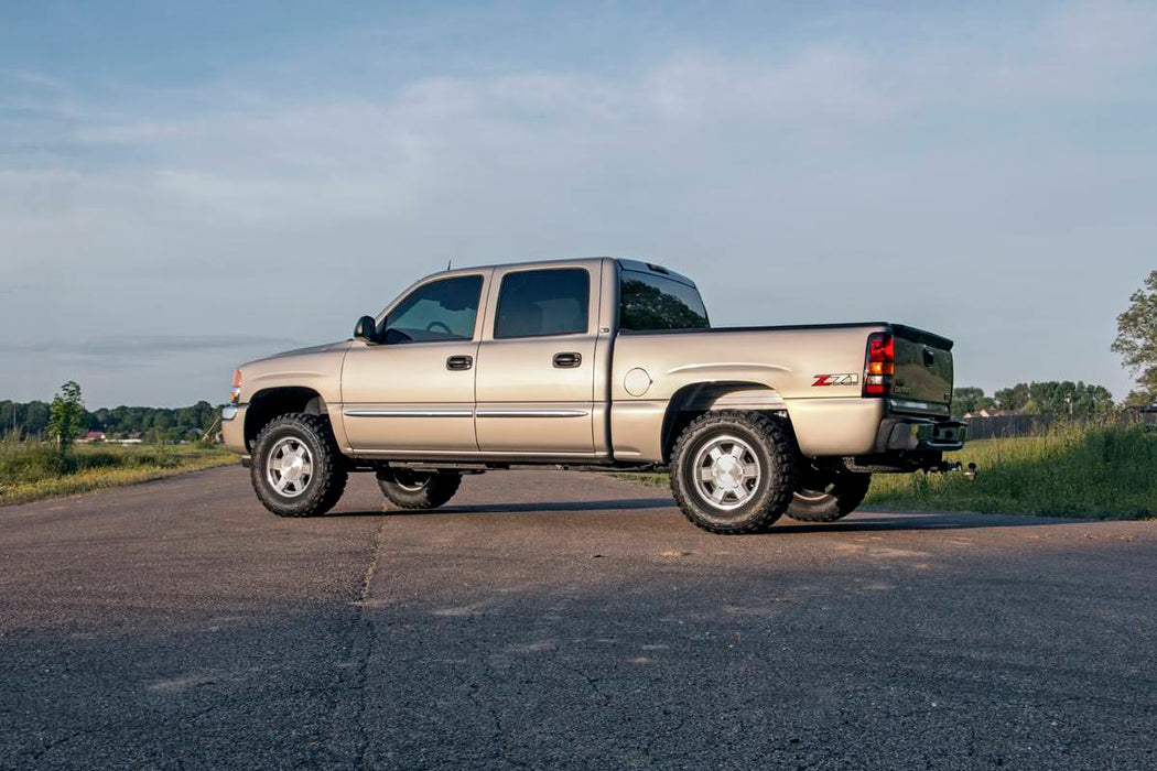 Rough Country 1.5-2 Inch Leveling Kit | Chevy/GMC Sierra 1500/Silverado 1500/Tahoe/Yukon (99-06 &amp; Classic)