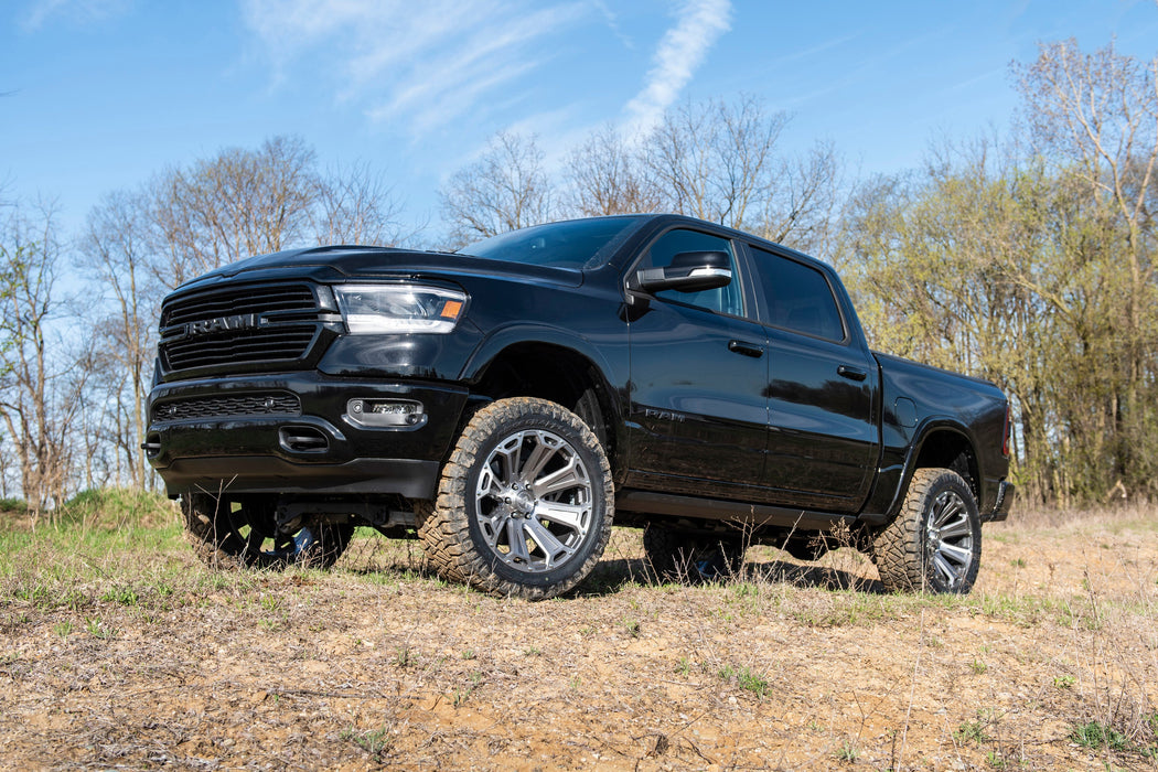 BDS 19-23 Ram 1500 4WD 4" Front, 3" Rear Lift w/OE 22" Wheels - Fox 2.0 IFP Performance Series