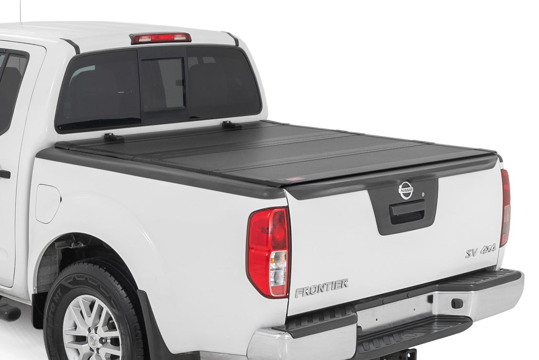 Rough Country Hard Tri-Fold Flip Up Bed Cover - 5' Bed | Nissan Frontier 2WD/4WD (05-21)