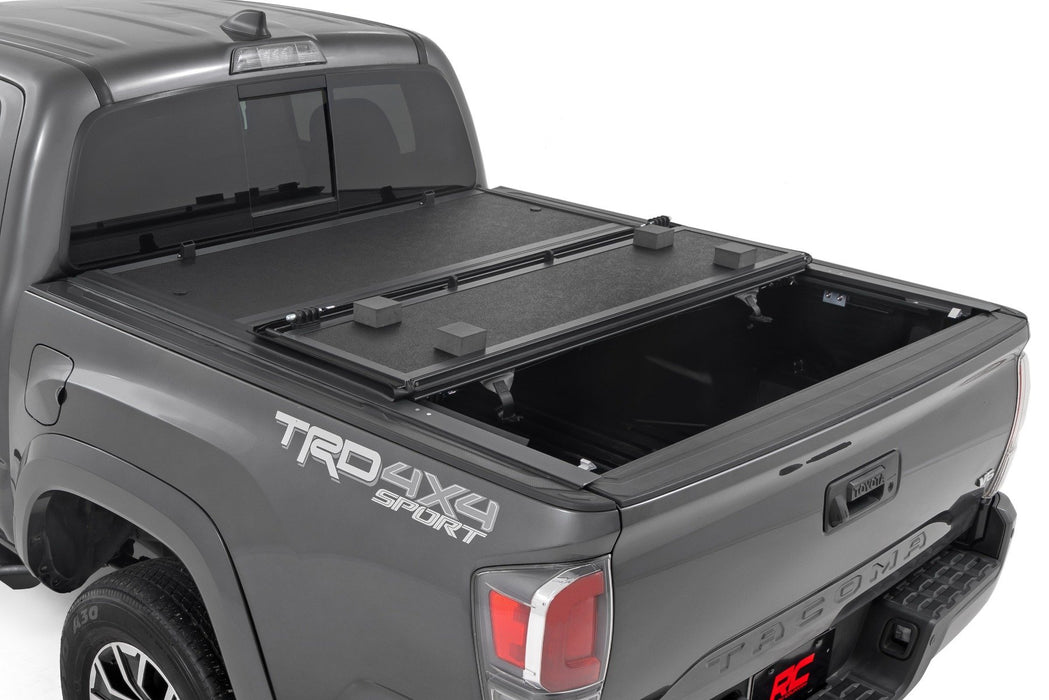 Rough Country Hard Low Profile Bed Cover - 5' Bed | Toyota Tacoma 2WD/4WD (2016-2023)