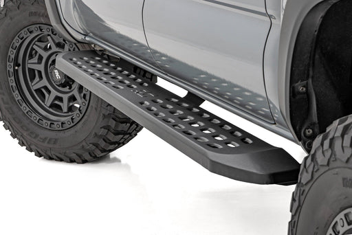 Rough Country RPT2 Running Board, Double Cab, Black, Toyota Tacoma 2WD/4WD (2016-2023)
