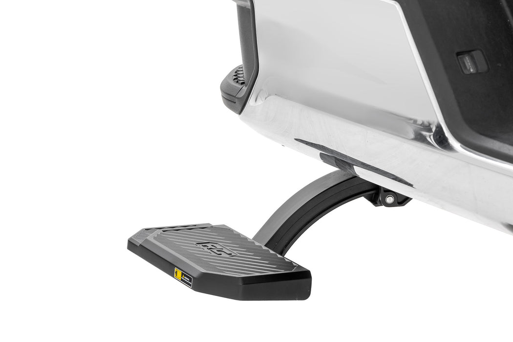 Rough Country Retractable Bed Step - Manual Pull | Chevy/GMC 2500HD/3500HD (20-25)