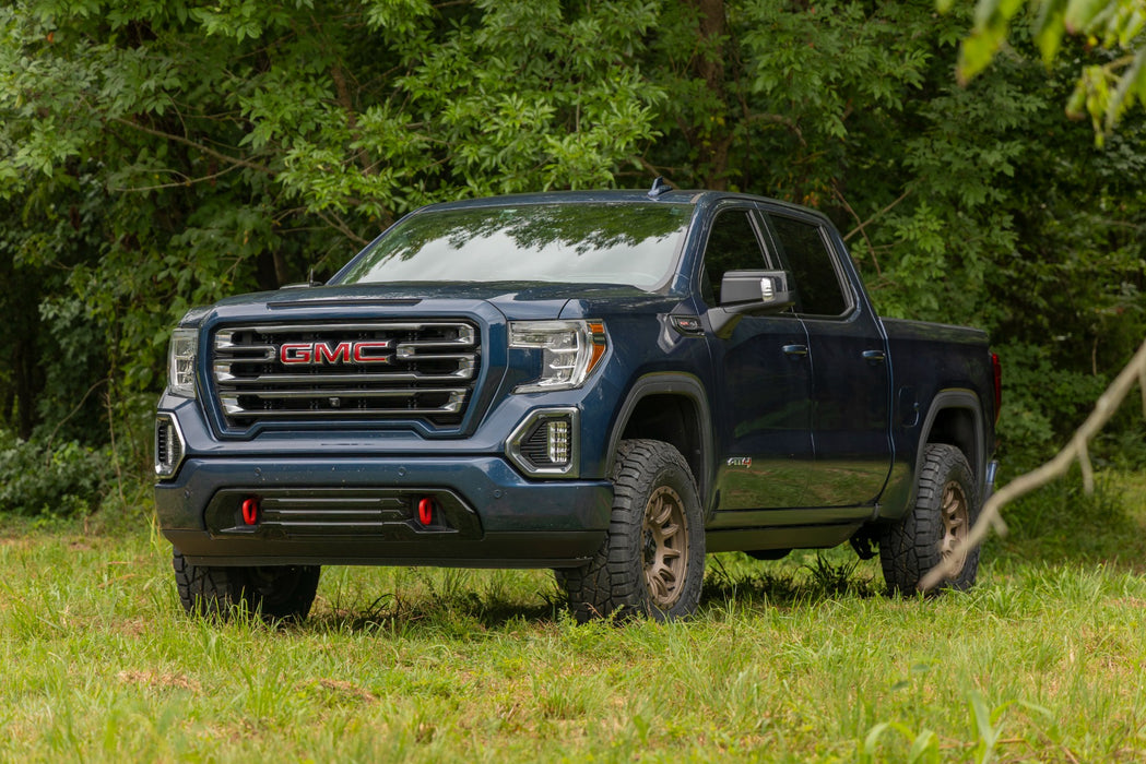 Rough Country 3.5 Inch Lift Kit - M1 Struts/M1 | GMC Sierra 1500 2WD/4WD (2019-2025 &amp; Classic)