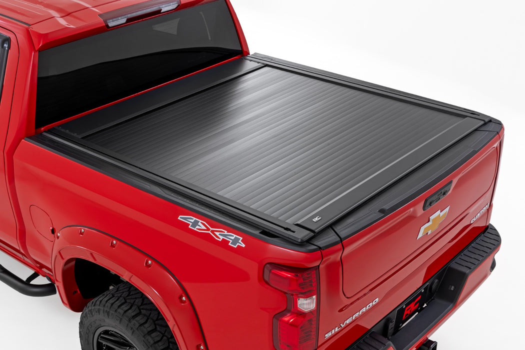 Rough Country Manual Retractable Bed Cover - 5'10" Bed | Chevy/GMC Sierra 1500 (19-26)/Silverado 1500 (19-26)