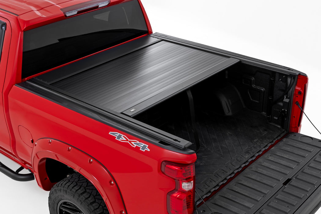 Rough Country Manual Retractable Bed Cover - 5'10" Bed | Chevy/GMC Sierra 1500 (19-26)/Silverado 1500 (19-26)