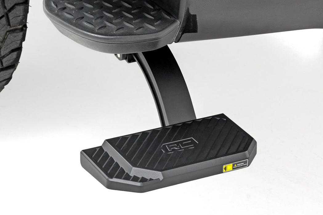 Rough Country Retractable Bed Step - Manual Pull | Chevy/GMC 2500HD/3500HD (11-14)