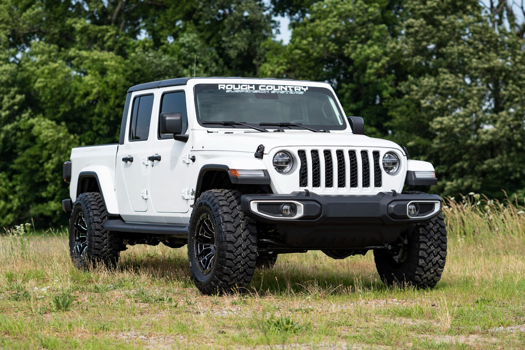 Rough Country 2.5 Inch Leveling Kit - Spacers - N3 | Jeep Gladiator JT 4WD (2024-2025)