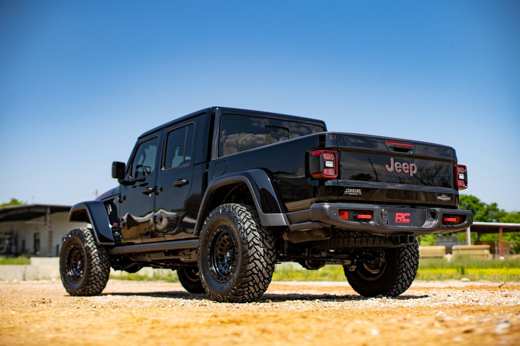 Rough Country 2.5 Inch Leveling Kits - Springs - V2 | Jeep Gladiator JT 4WD (2024-2025)