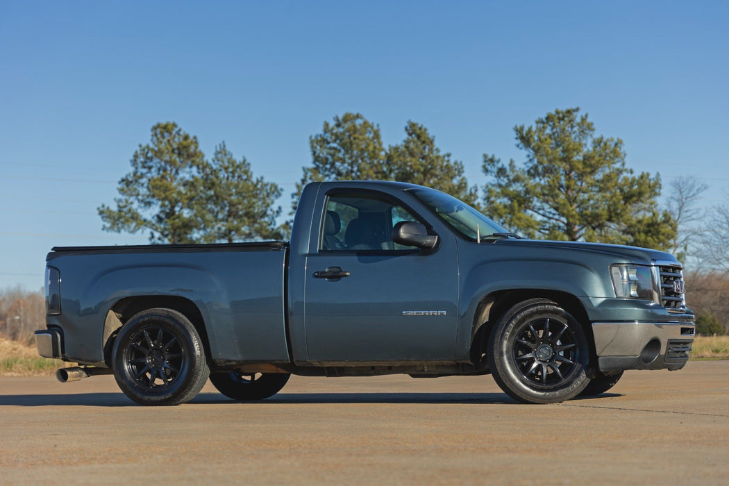 Rough Country 2 Inch Lowering Kit, 4 Inch Rear Lowering, M1, Chevy/GMC 1500 (2014-2018 & Classic), view 2