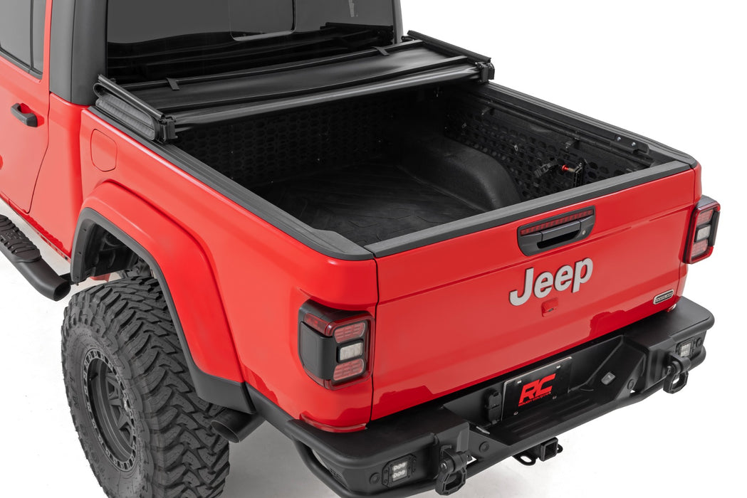Rough Country Soft Tri-Fold Bed Cover - 5' Bed | Jeep Gladiator JT 4WD (2020-2025)