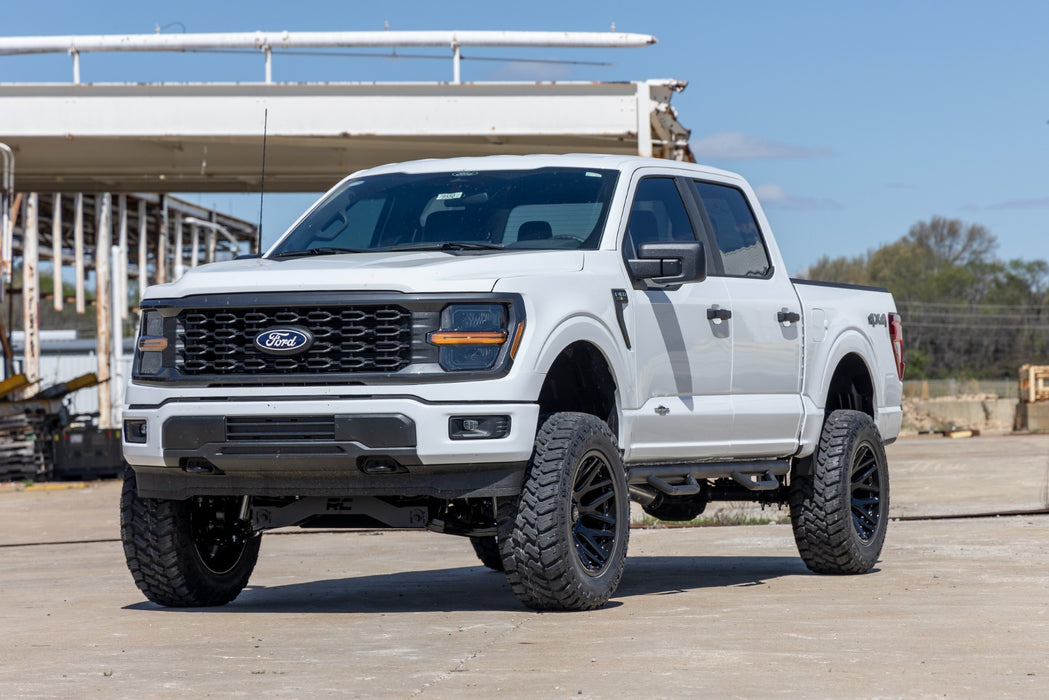 Rough Country 6 Inch Lift Kit | Ford F-150 4WD (2021-2025)