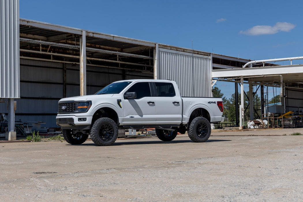 Rough Country 6 Inch Lift Kit, N3 Struts, Ford F-150 4WD (2021-2025), view 3