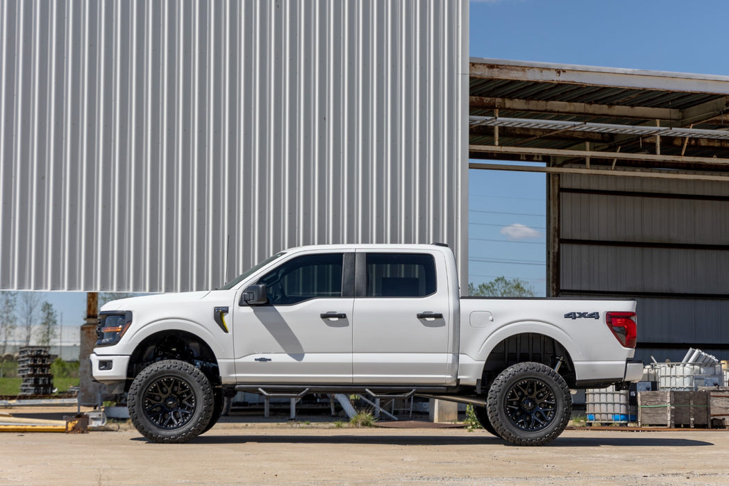 Rough Country 6 Inch Lift Kit, N3 Struts, Ford F-150 4WD (2021-2025), view 4