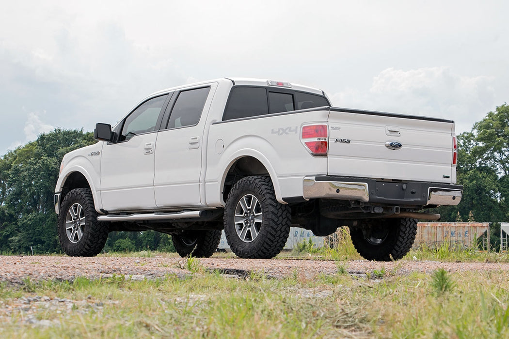 Rough Country 3 Inch Lift Kit - M1 Struts | Ford F-150 4WD (2009-2013)
