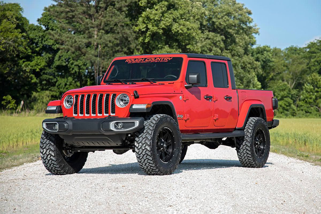 Rough Country 3.5 Inch Lift Kit - Springs - M1 | Jeep Gladiator JT 4WD (2020-2023)