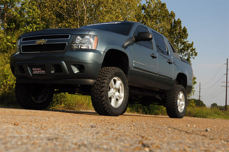 Rough Country 7.5 Inch Lift Kit | Chevy Avalanche 2WD/4WD (2007-2013)