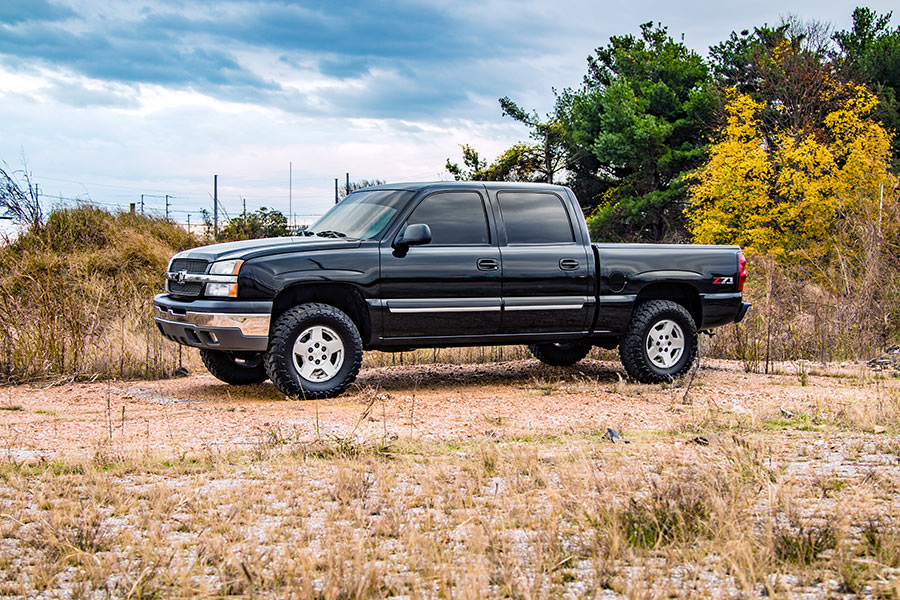 Rough Country 1.5-2 Inch Lift Kit - M1 | Chevy Silverado &amp; GMC Sierra 1500 4WD (1999-2006 &amp; Classic)