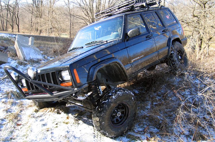 Rough Country 4.5 Inch Lift Kit - RR Springs - X-Series | Jeep Cherokee XJ 2WD/4WD (84-01)