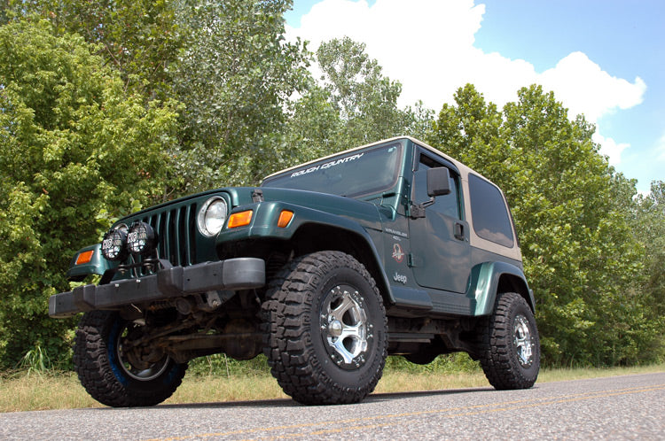 Rough Country 1.5 Inch Lift Kit | Jeep Wrangler TJ (97-06)/Wrangler Unlimited (04-06)