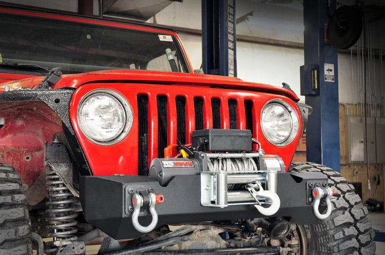 Rough Country Front Stubby Winch Bumper | Jeep Wrangler TJ (97-06)/Wrangler Unlimited (04-06)