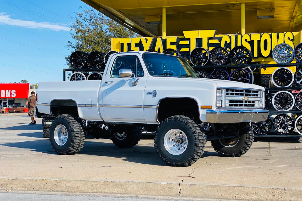 Rough Country 6 Inch Lift Kit, 52 inch RR Springs, Chevy/GMC C10/K10 C15/K15 Truck/Half-Ton Suburban/Jimmy (1977-1991), view 6