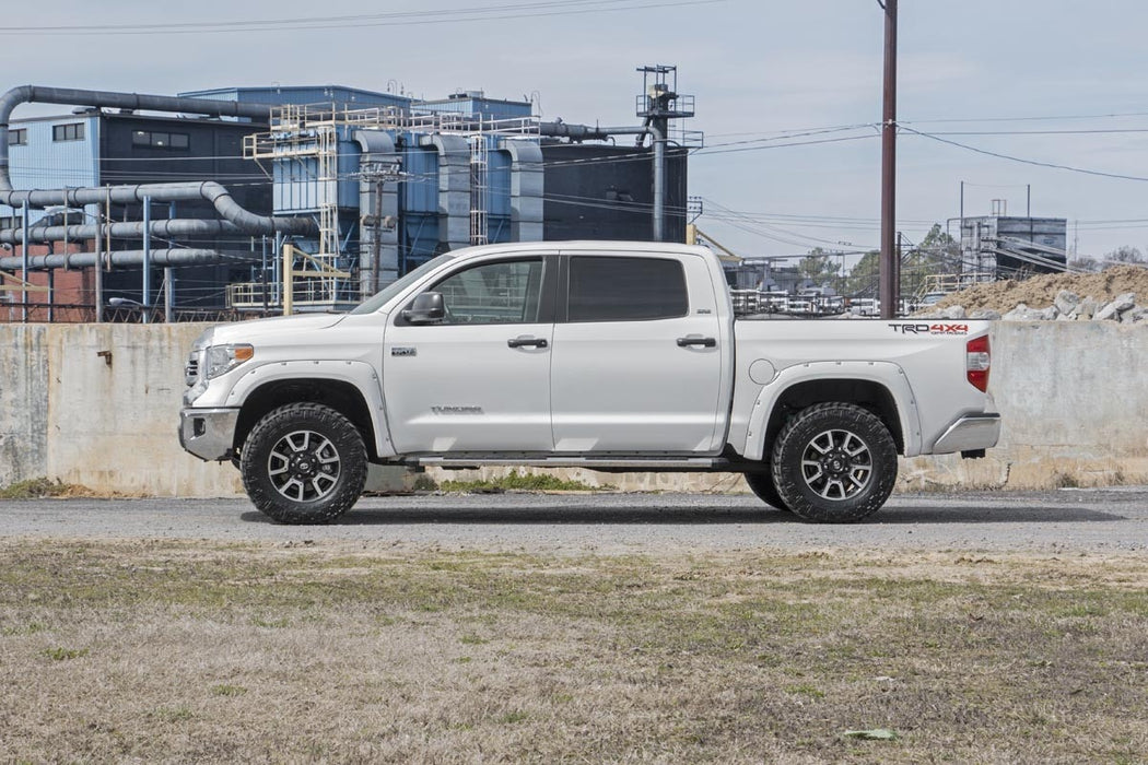 Rough Country 2.5-3 Inch Leveling Kit | Toyota Tundra 4WD (2007-2021)