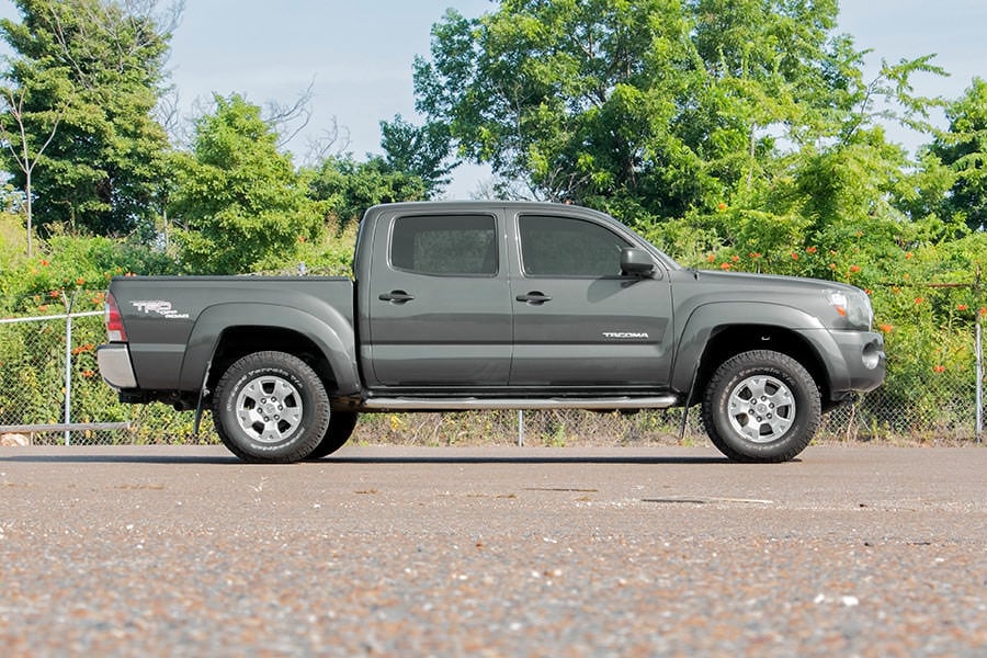 Rough Country 2 Inch Leveling Kit | Toyota Tacoma 2WD/4WD (2005-2023)