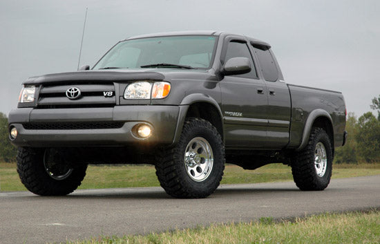 Rough Country 2.5 Inch Leveling Kit | Toyota Tundra 2WD/4WD (2000-2006)