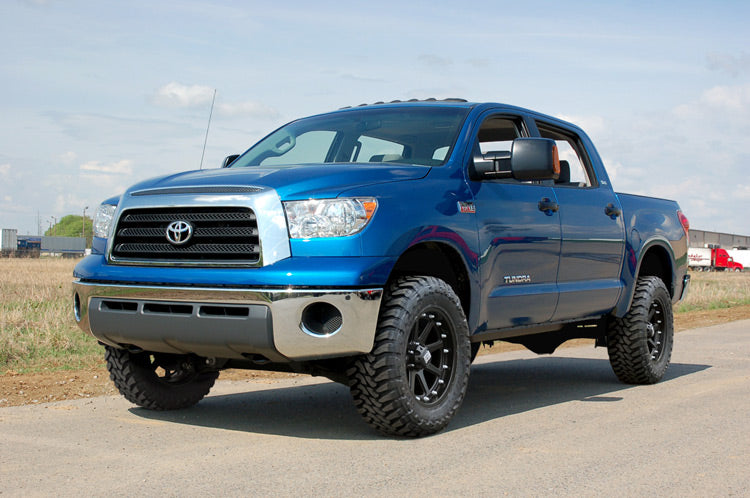Rough Country 4.5 Inch Lift Kit - N3 Struts | Toyota Tundra 4WD (2007-2015)