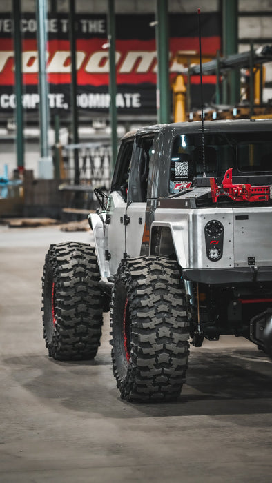 Aluminum Bobbed Jeep Gladiator Bed from Motobilt