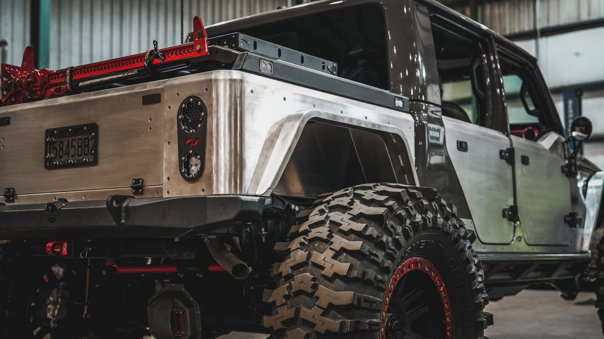 Aluminum Bobbed Jeep Gladiator Bed from Motobilt