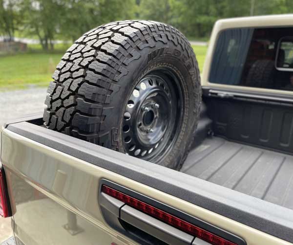 JT Stand Up Bed Mounted Tire Carrier